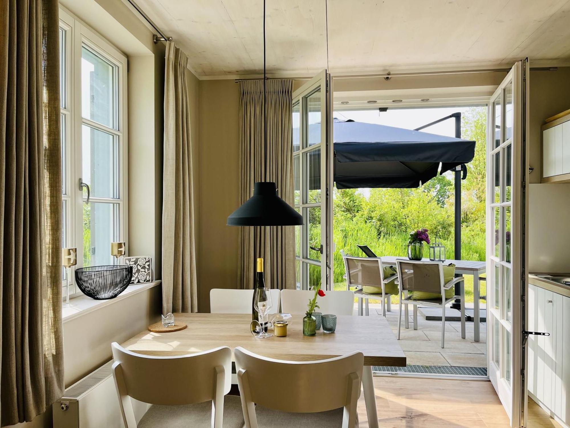 Ferienhaus Strandflieder 05 Feriendorf Klein Stresow Ruegen By Ruyastay Putbus Eksteriør billede